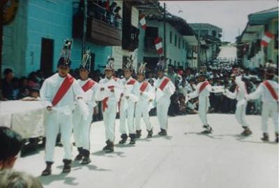 COMO SE CELEBRABA EL ANIVERSARIO DEL COLEGIO